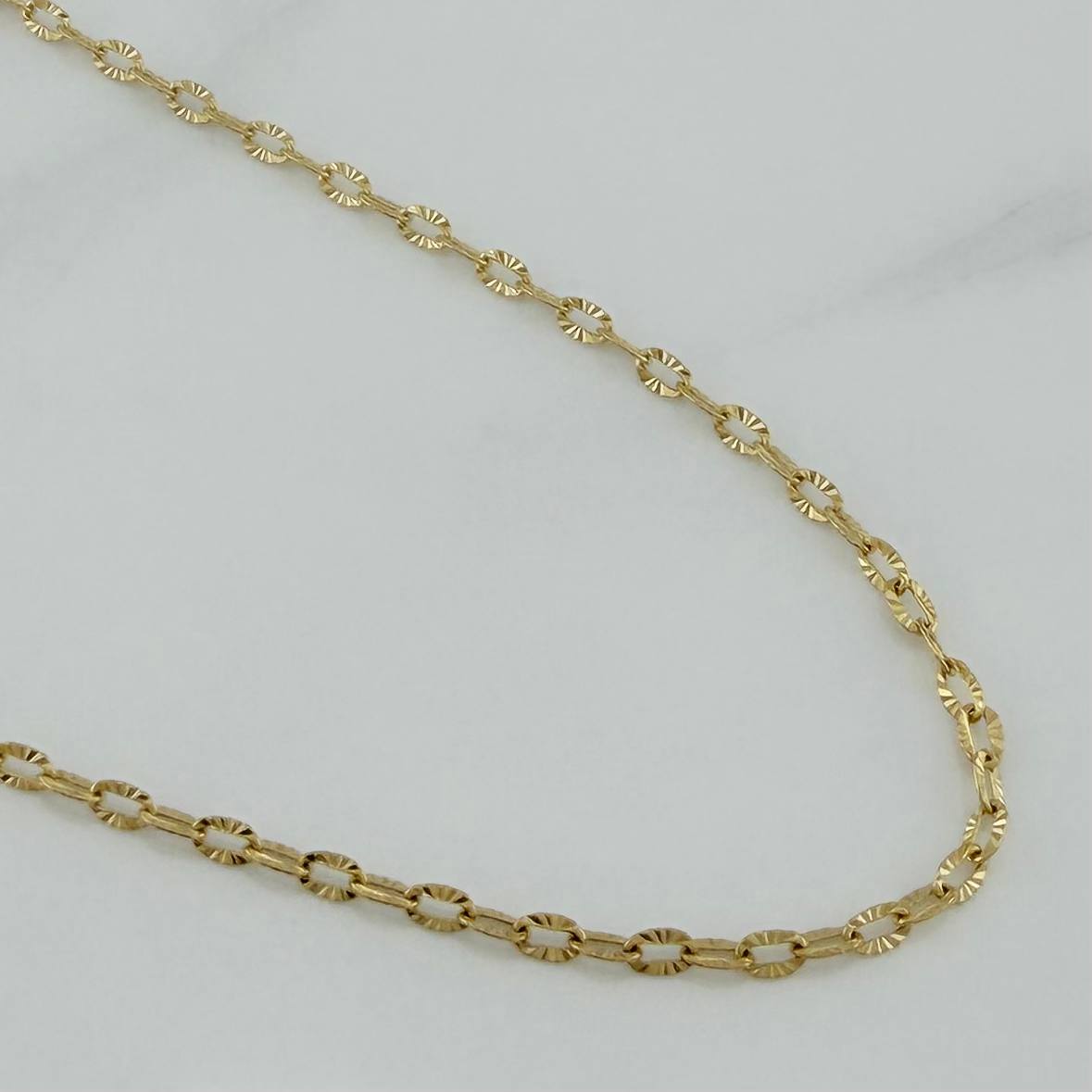Paperclip Chain Diamond Cut 1.85 g / 17 3/4 in / 0.97 mm 18K Yellow Gold