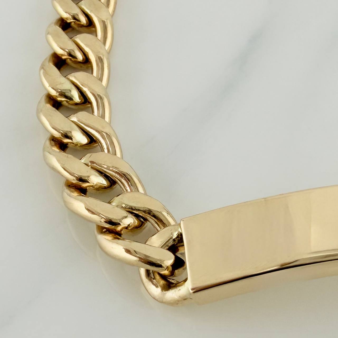 Pulso Cubano Placa 28.75 g / 8 1/2 in / 9.75 mm Oro Amarillo 18K