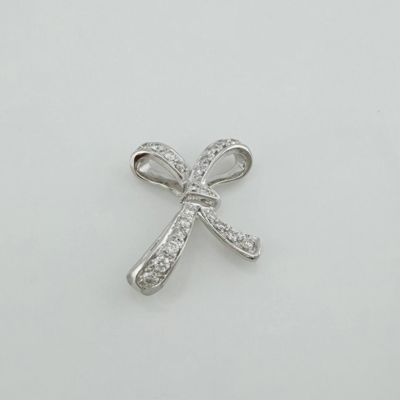 Bow Pendant 2.35 g / 3/4 in 18K White Gold