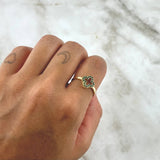 Silhouette Clover Ring 2.05gr / Size 7 1/4 / Green Zircons 18K Yellow Gold