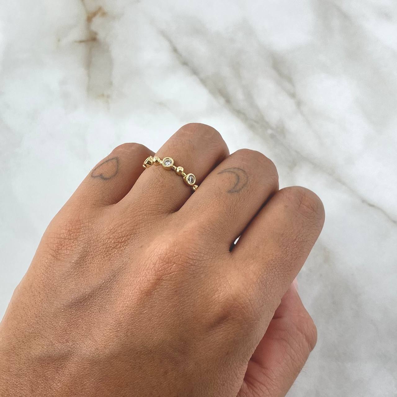 Bezel Sphere Ring 1.65gr / Size 6 / White Zircons 18K Yellow Gold ©