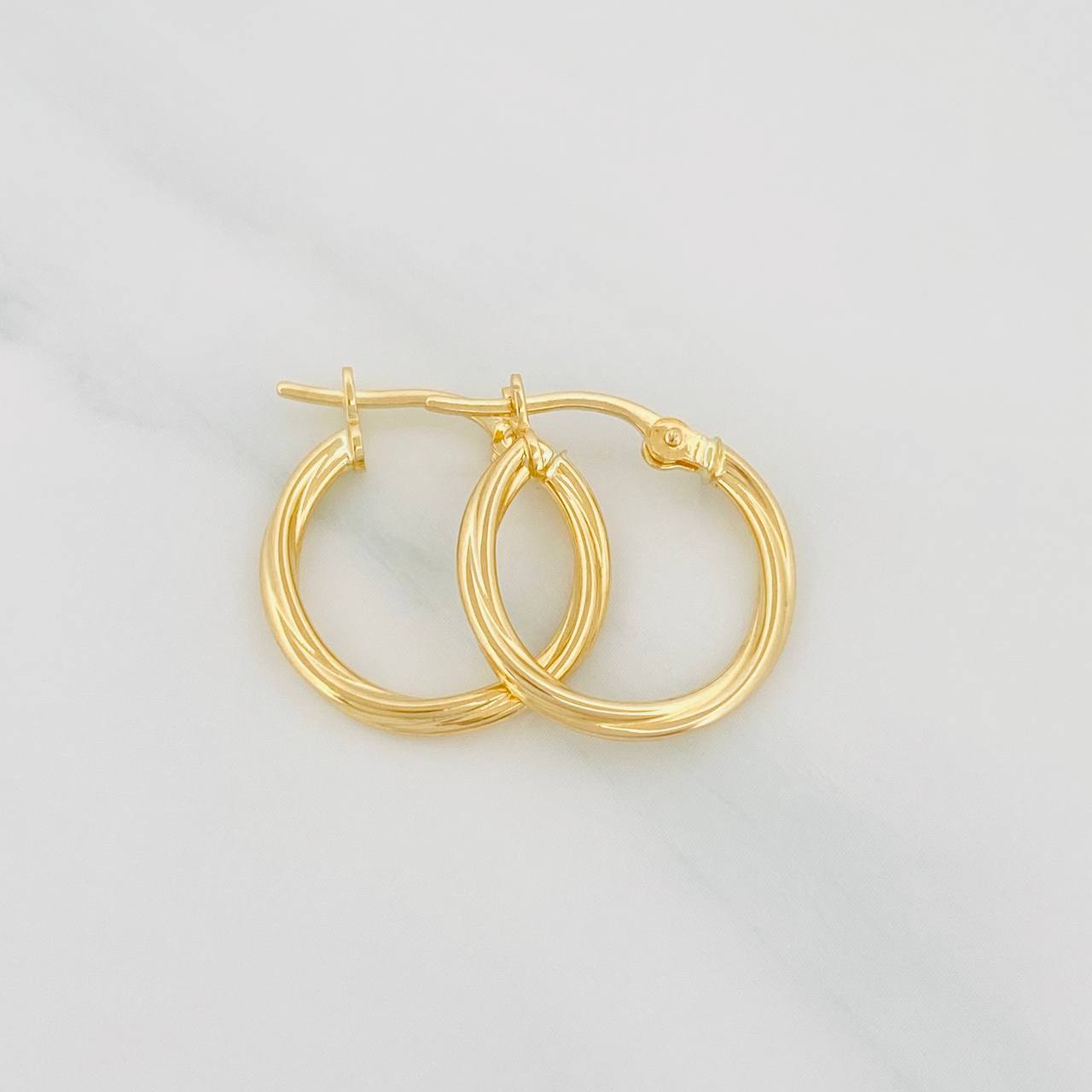 Hoop Earrings Mary 1.1g / 3/4 in Yellow Gold 18K