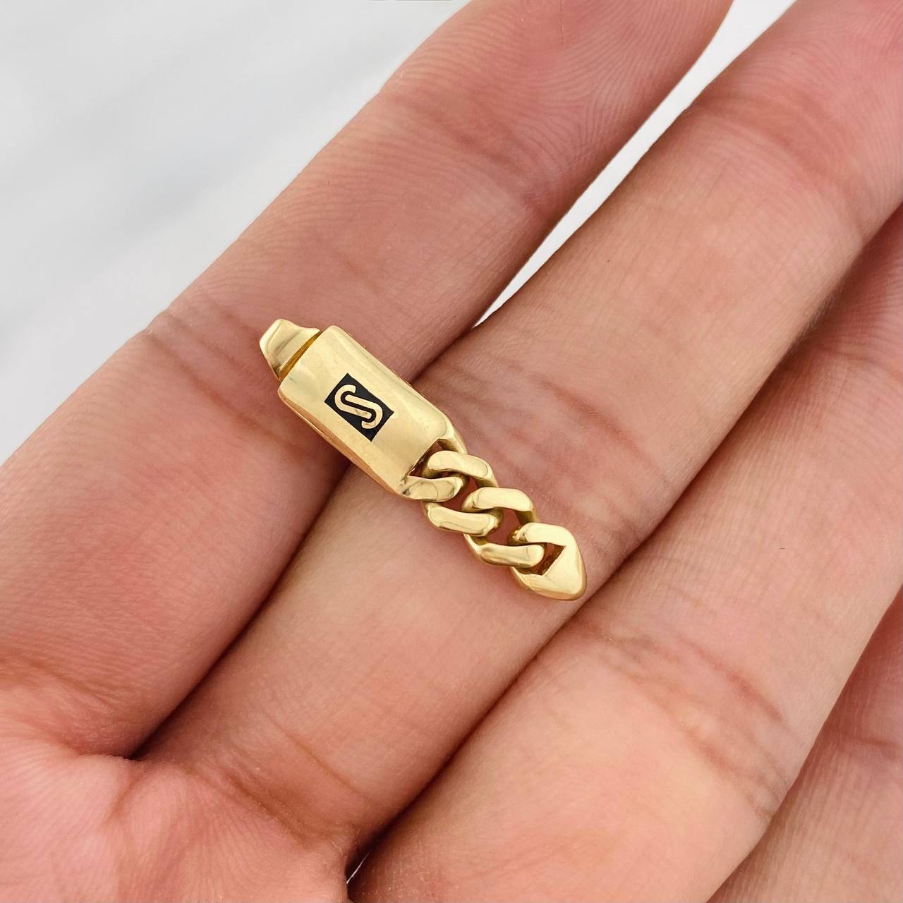 Cuban Infinity Pendant 1.45g / 1 1/4 in Yellow Gold 18K