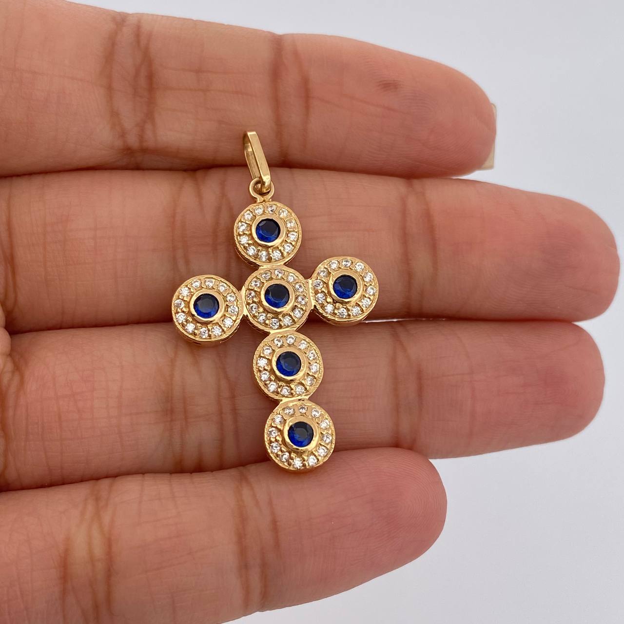 Dije Cruz Tupida 4.3gr / 1 1/2 in / Oro Amarillo 18K %