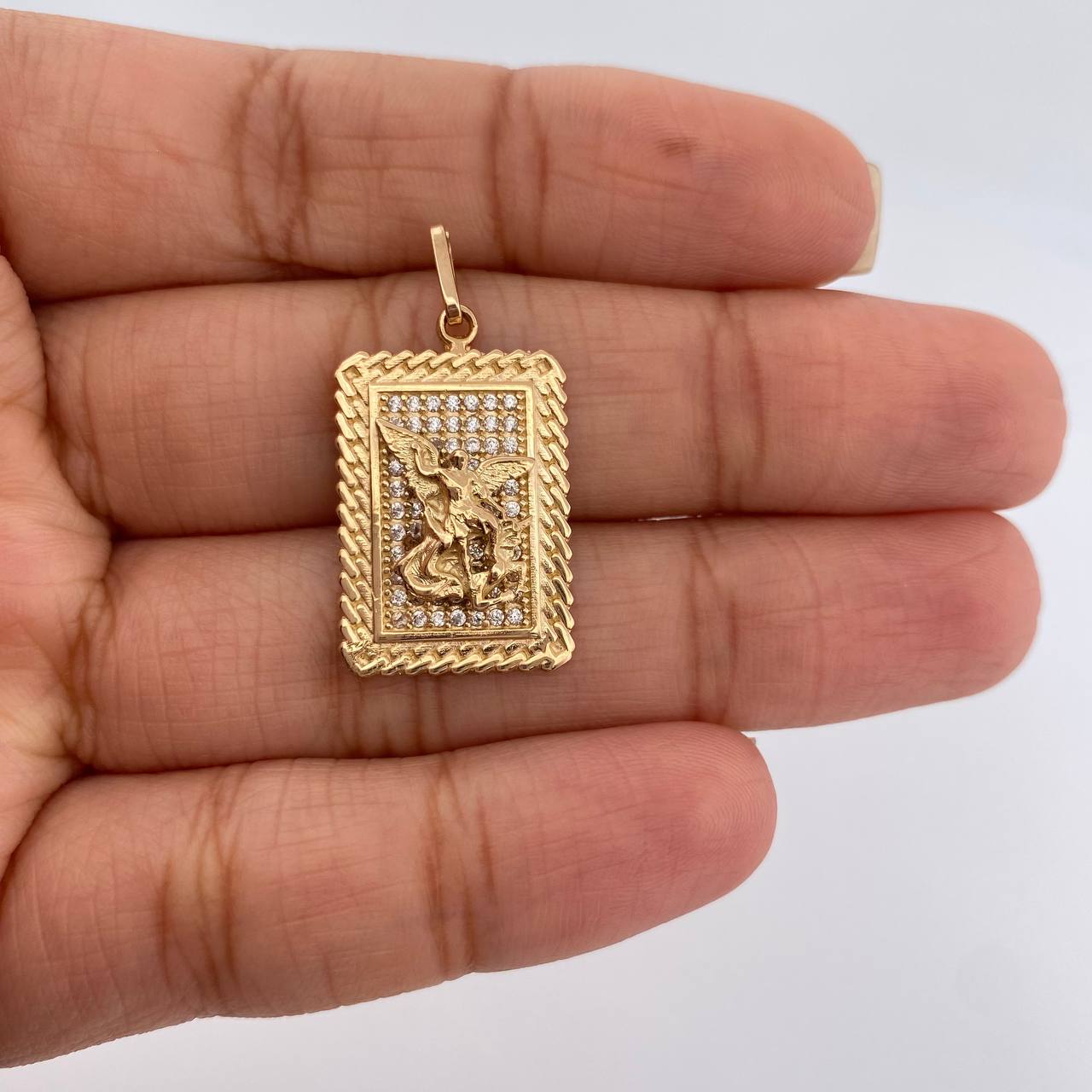 Dije San Miguel Arcangel 3.55gr / 1 1/4 in / Oro Amarillo 18K %