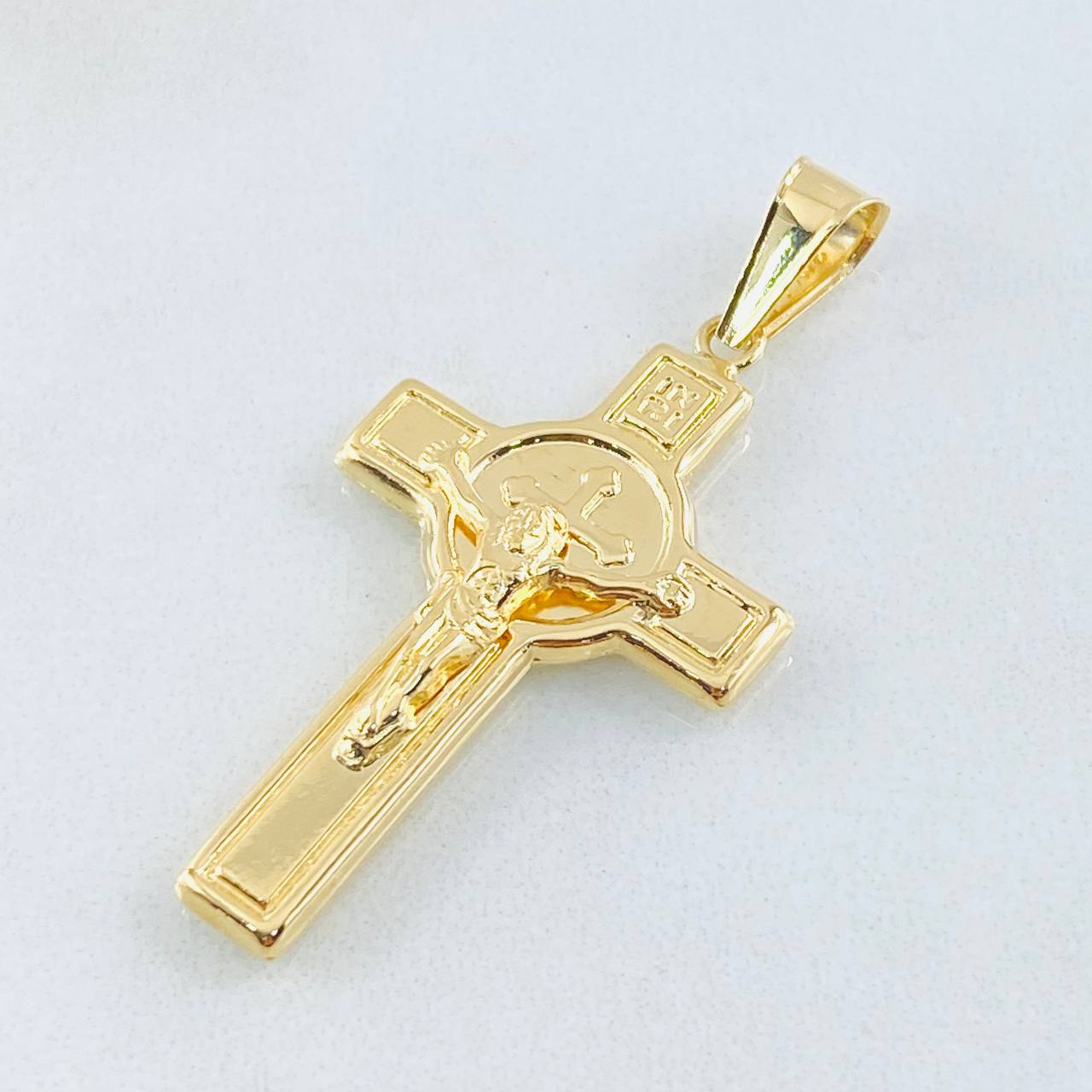 Dije Cruz Cristo 2.4gr / 1 3/4 in / Oro Amarillo 18K ©