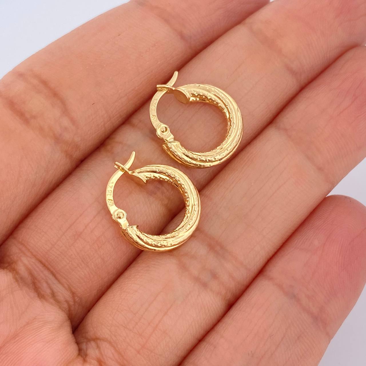 Lula Hoop Earrings 1.2gr / 1/2 in / 18K Gold