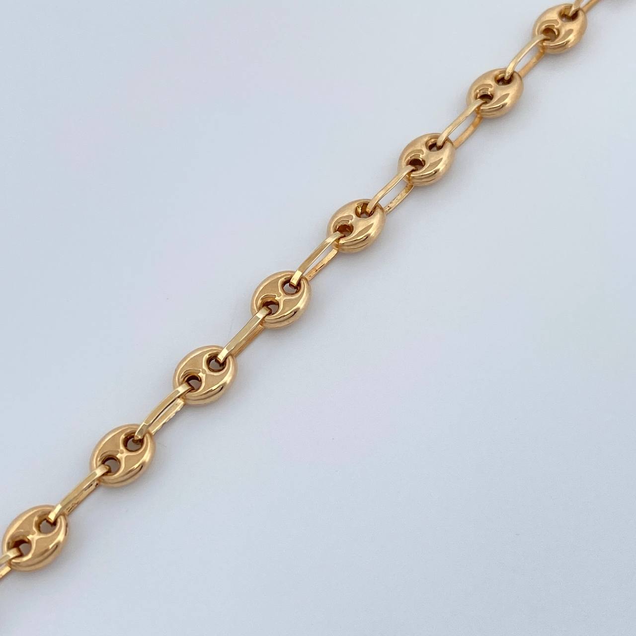 Pulso Bebé GC 2.15gr / 5 3/4 in / 4mm Oro Amarillo 18K $