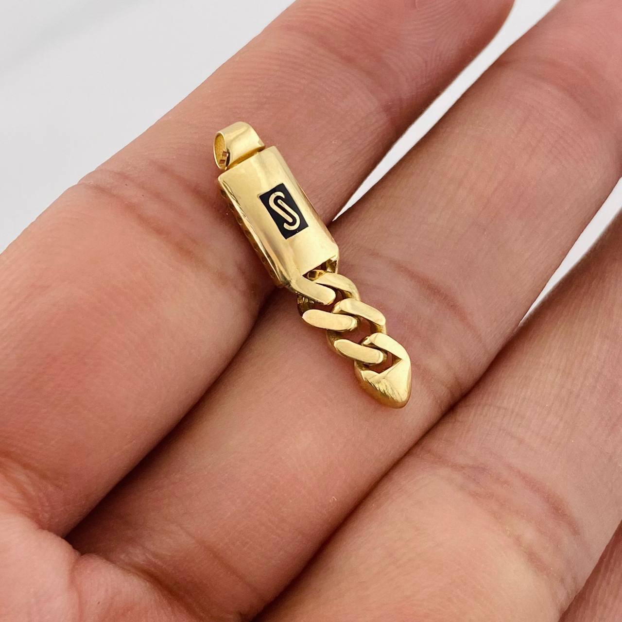 Cuban Infinity Pendant 1.45g / 1 1/4 in Yellow Gold 18K