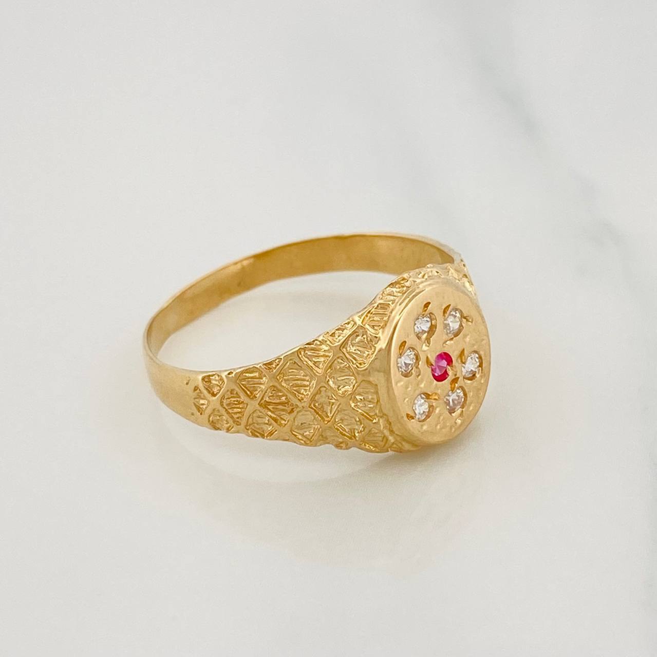 Flower Signet Ring 4.1g / T11 3/4 Yellow Gold 18K