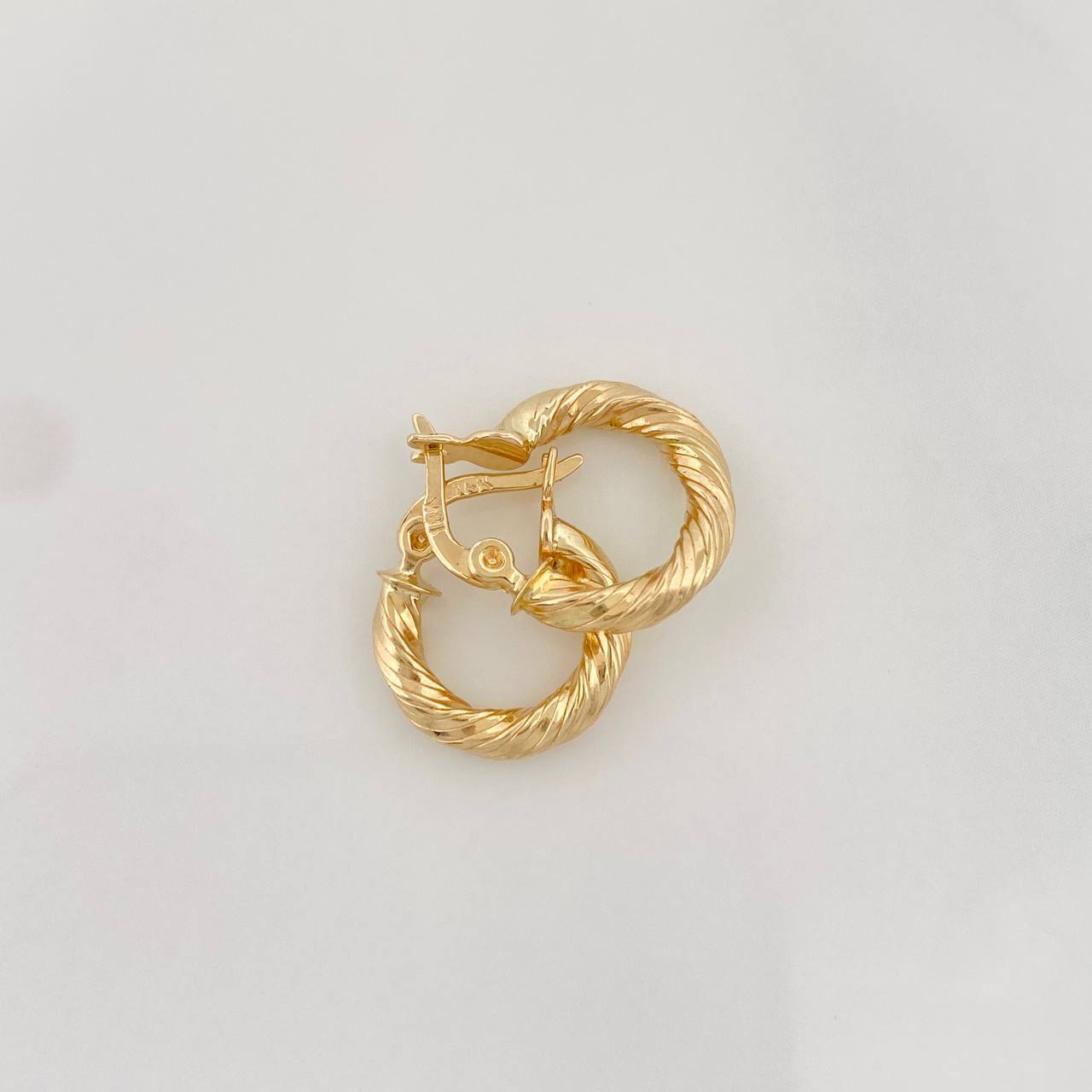 Candongas Mary 1.15g / 1/2 in Oro Amarillo 18K