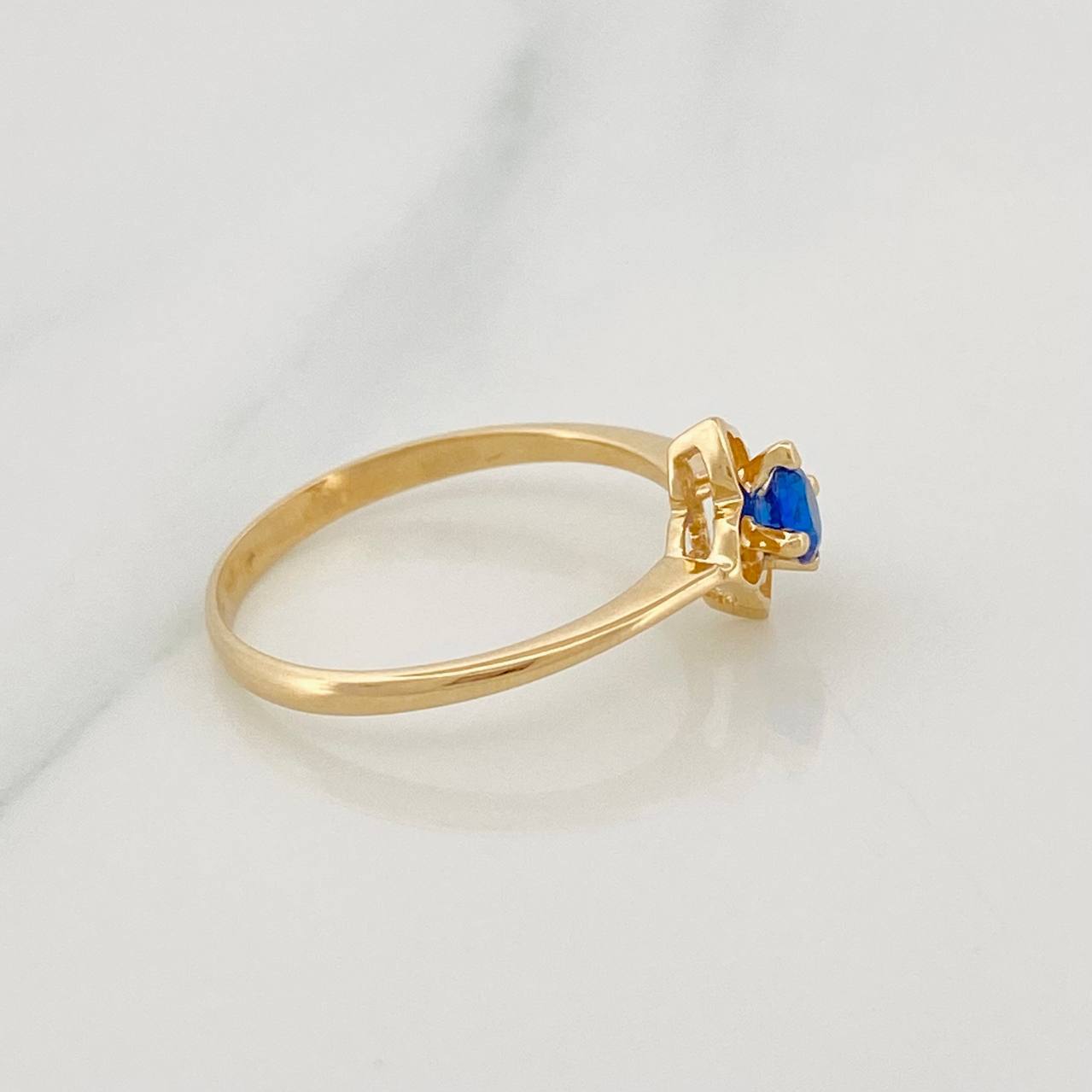 Flower Ring 1.85g / T7 Yellow Gold 18K