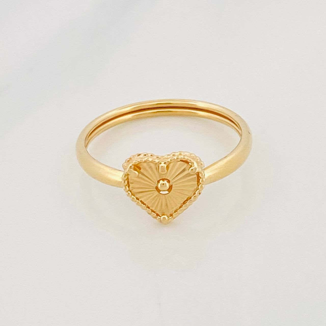 Anillo Corazon Diamantado 0.95g / T4 3/4 Oro Amarillo 18K