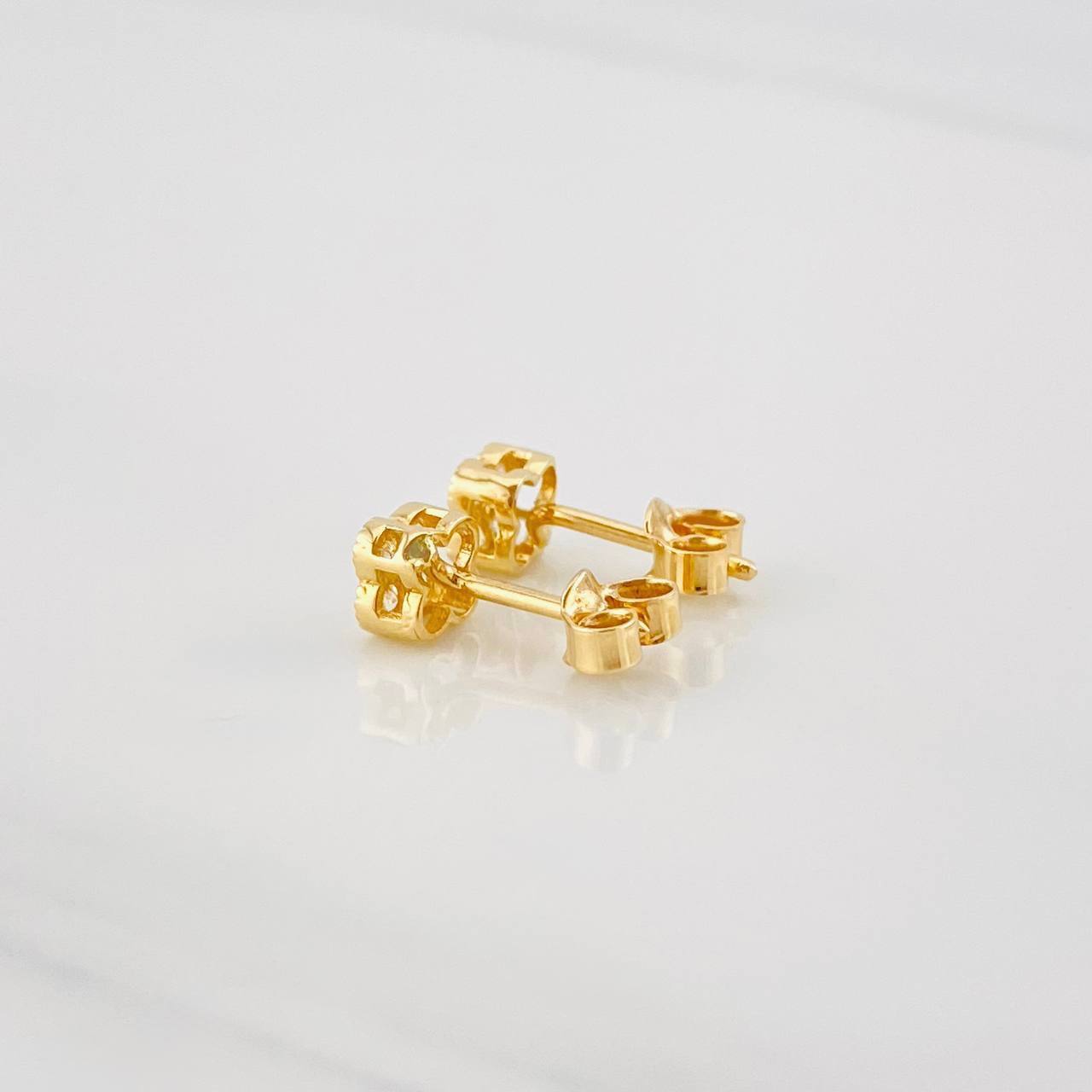 Topos Flor Borde Texturizado 1.35g / in / 6.01mm Oro Amarillo 18K