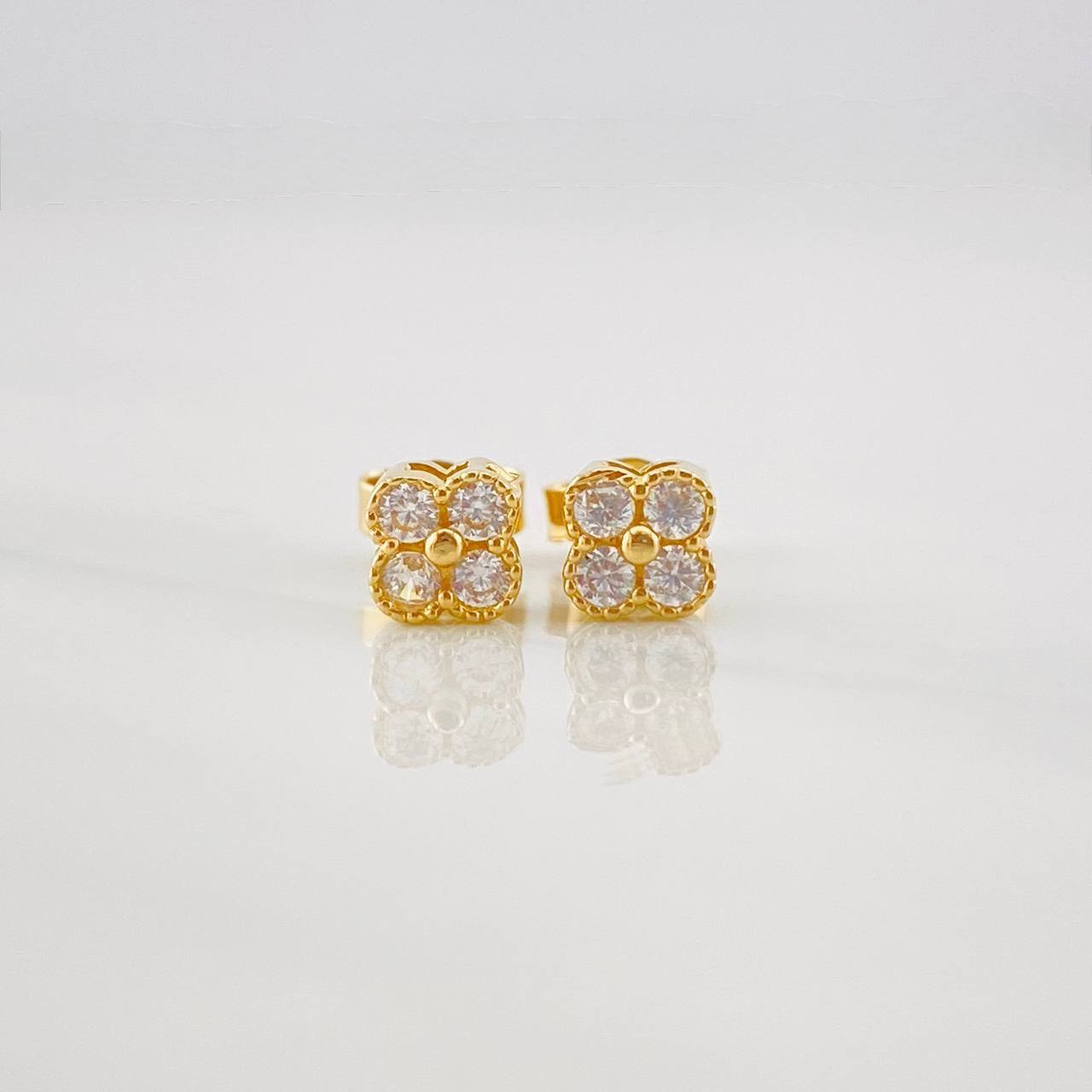 Topos Flor Borde Texturizado 1.35g / in / 6.01mm Oro Amarillo 18K