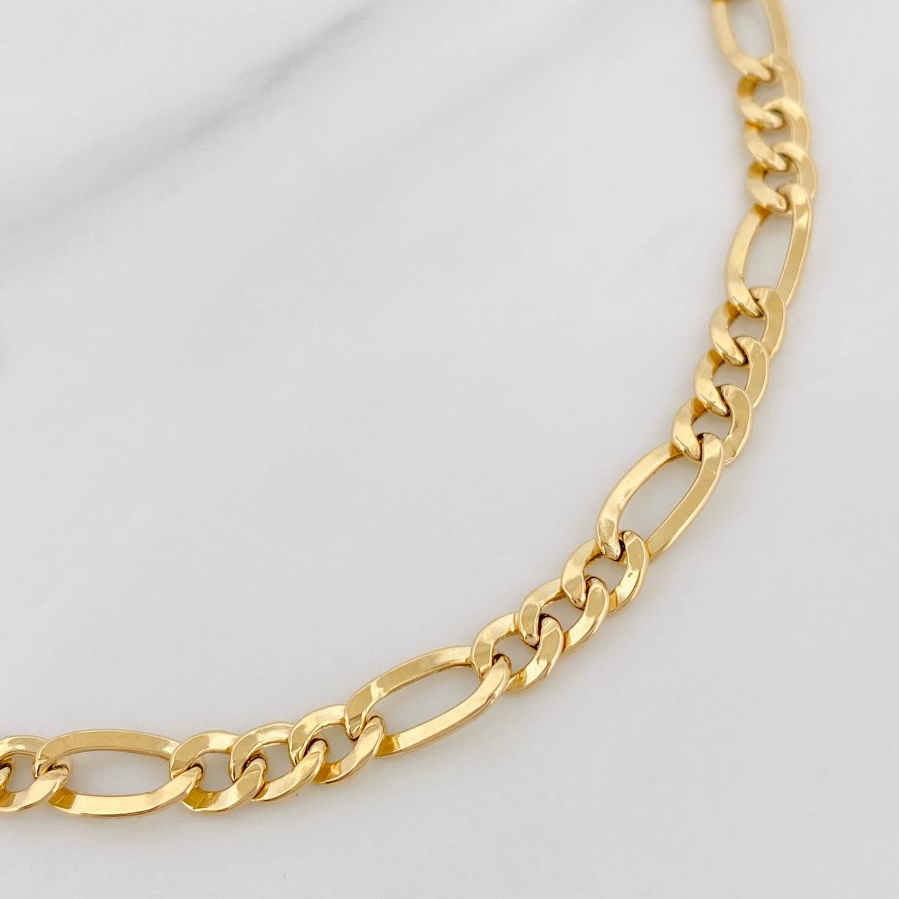 Pulso Figaro 2.2g / 7 1/2 in / 3.2mm Oro Amarillo 18K
