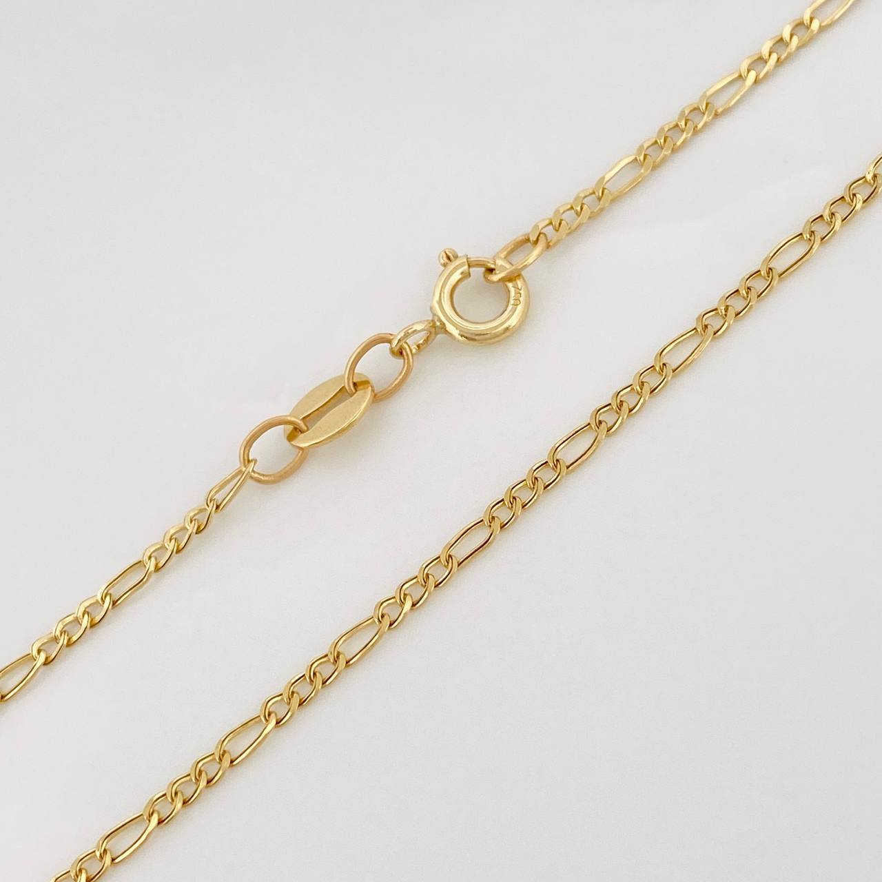 Cadena Figaro 1.3g / 18 in / 1.55mm Oro Amarillo 18K