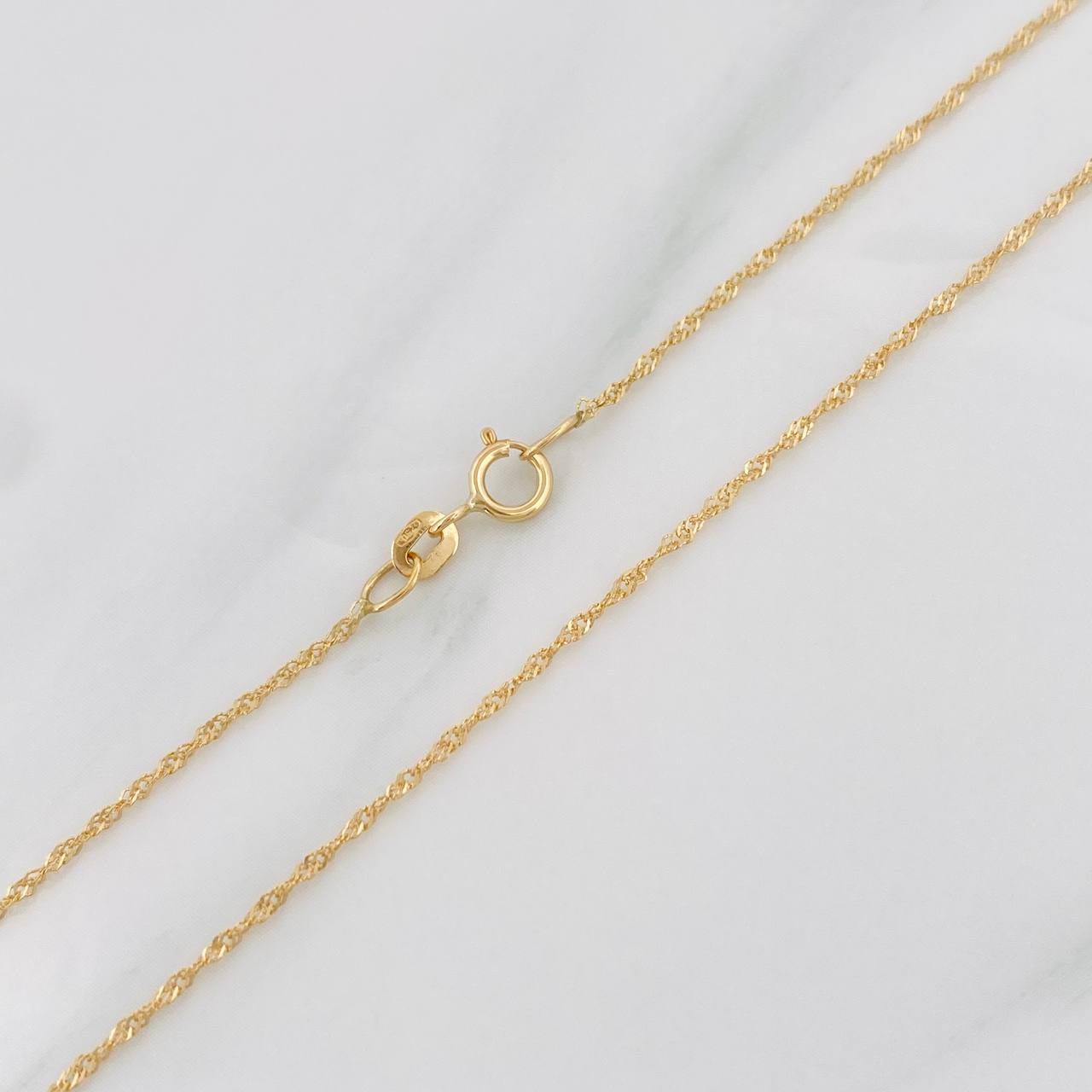 Singapore Chain 0.85g / 20 in / 0.7mm Yellow Gold 18K