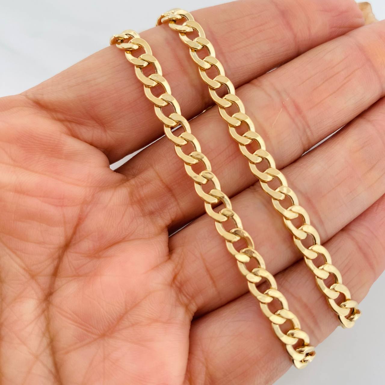 Cadena Cubana 9.8g / 24 in / 4.7mm Oro Amarillo 18K
