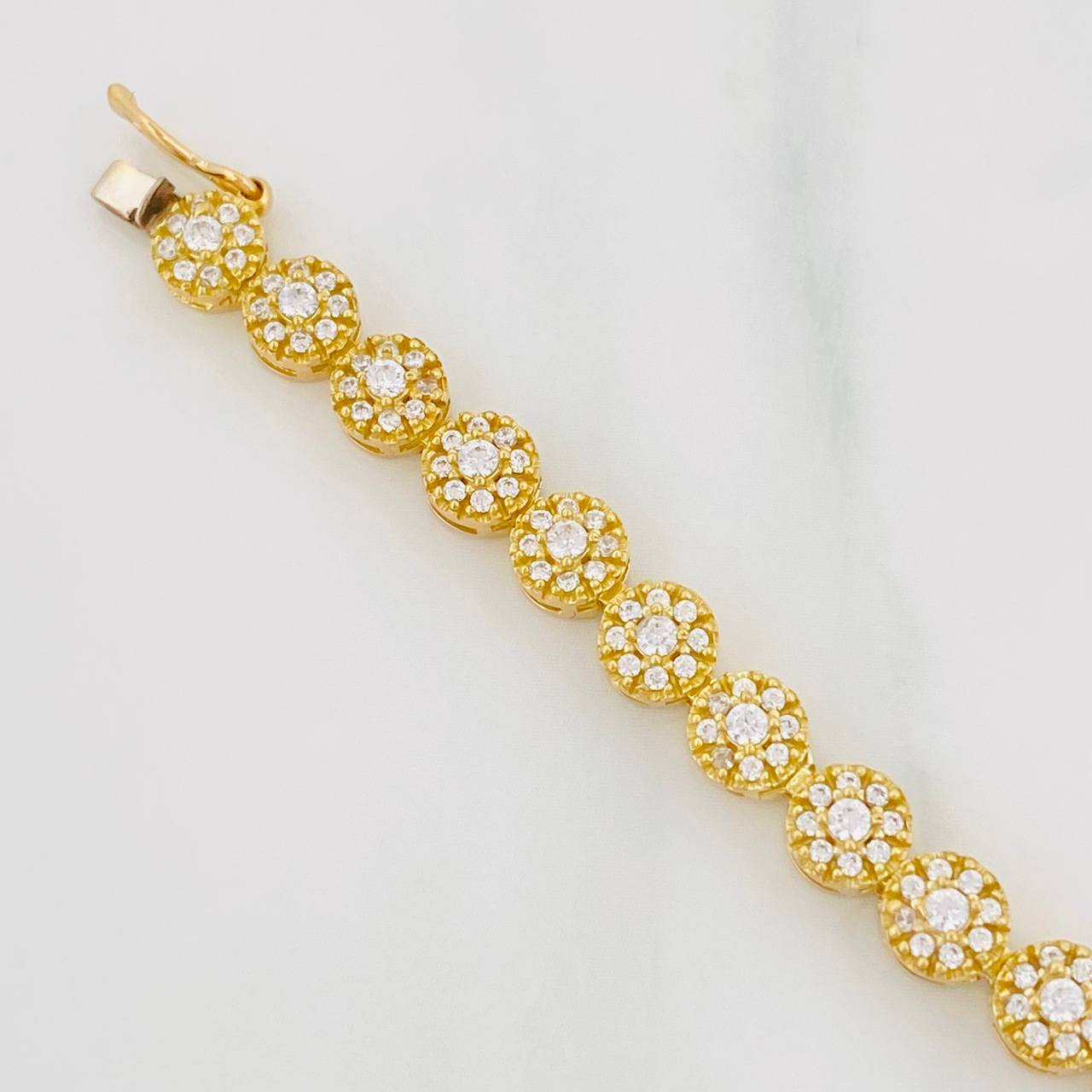 Tennis Bracelet 10.95g / 6 1/2 in / 5.24mm Yellow Gold 18K