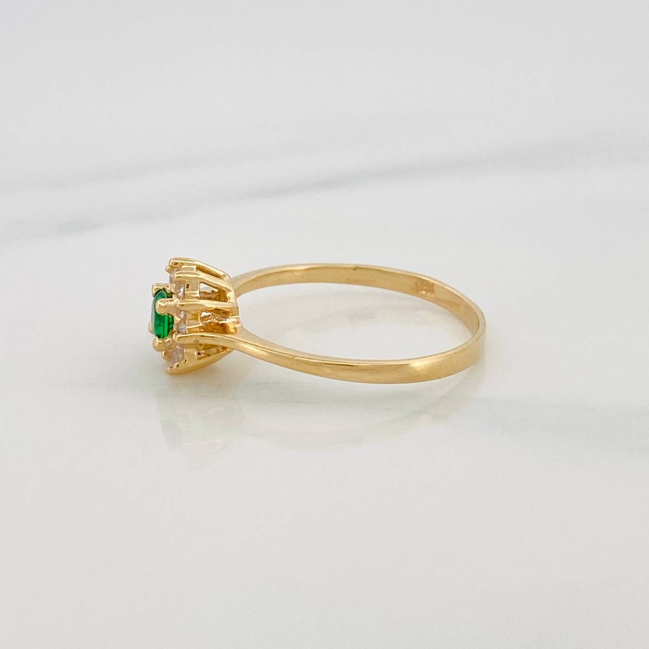 Halo Flower Ring 2.15g / T7 Yellow Gold 18K
