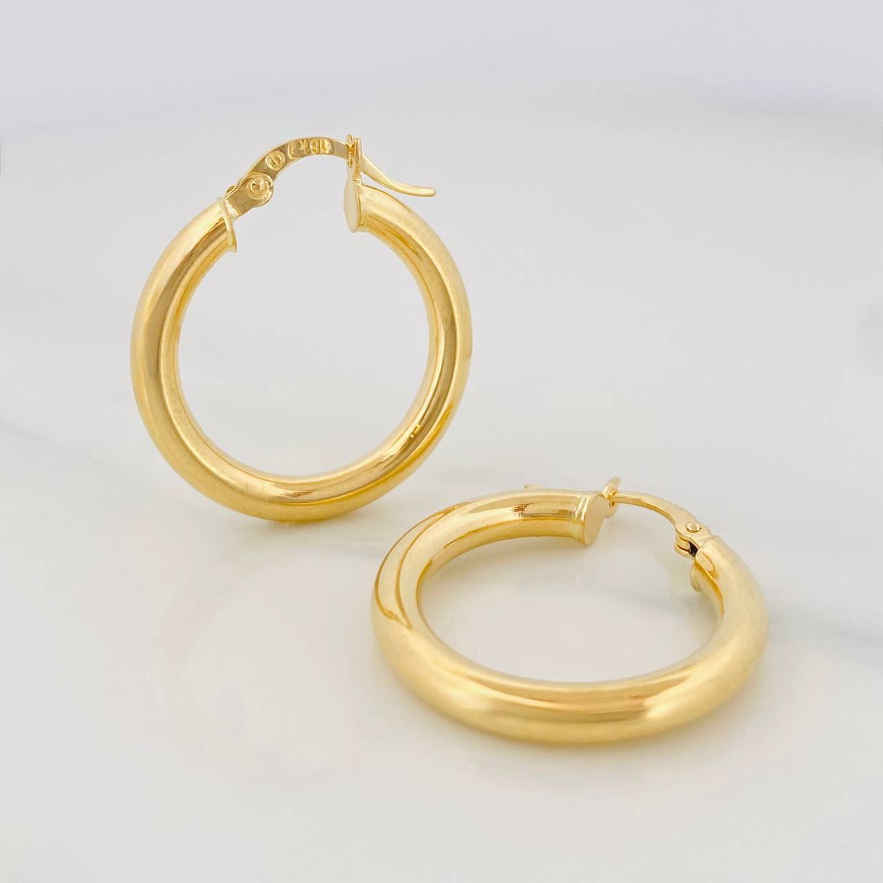 Candongas Aro Liso 2.7g / 1 in Oro Amarillo 18K