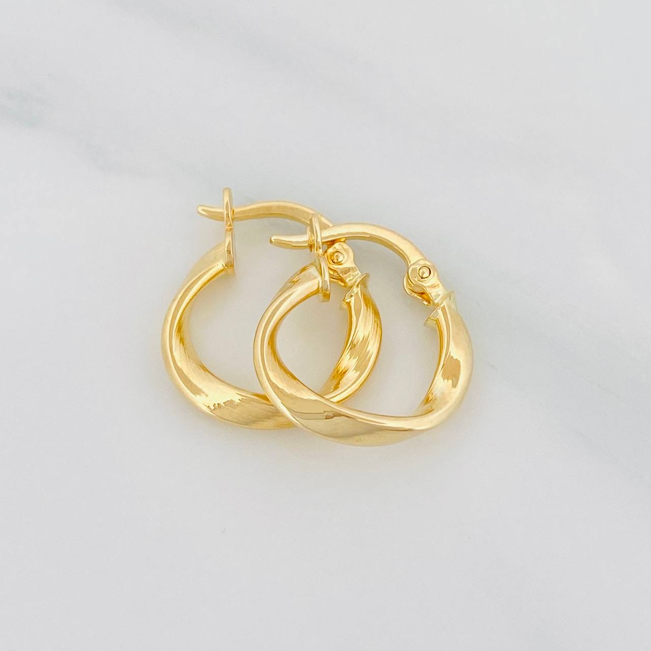 Hoop Earrings Bridget 1.05g / 3/4 in Yellow Gold 18K