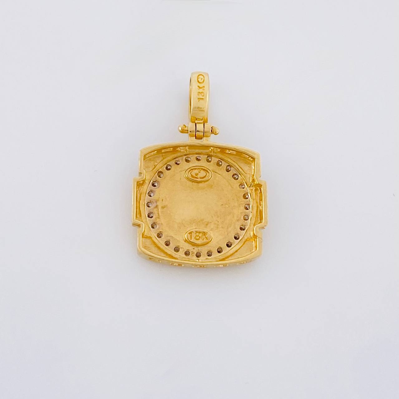 Dije Cuadro Circulo Corona 2.8g / 3/4 in Tres Oros 18K