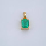 Dije Rectangular Esmeralda 70Pts 0.6gr / 1/2 in / Oro Amarillo 18K $