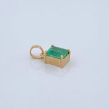 Dije Rectangular Esmeralda 70Pts 0.6gr / 1/2 in / Oro Amarillo 18K $