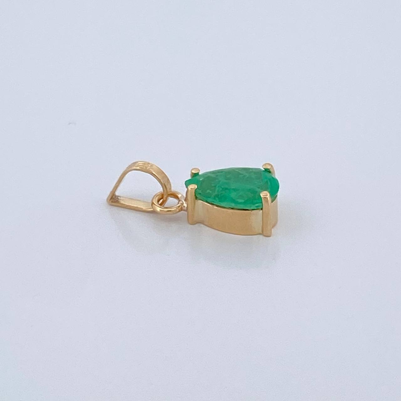 Dije Lagrima Esmeralda 58Pts 0.55gr / 1/2 in / Oro Amarillo 18K $