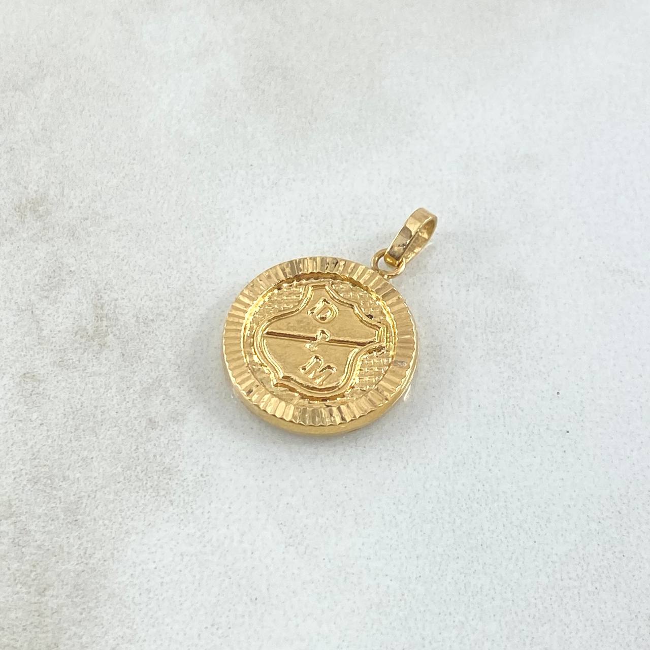 Dije Escudo Independiente Medellin 1.5gr / 2.2cm / Circulo Texturizado Oro Amarillo 18K