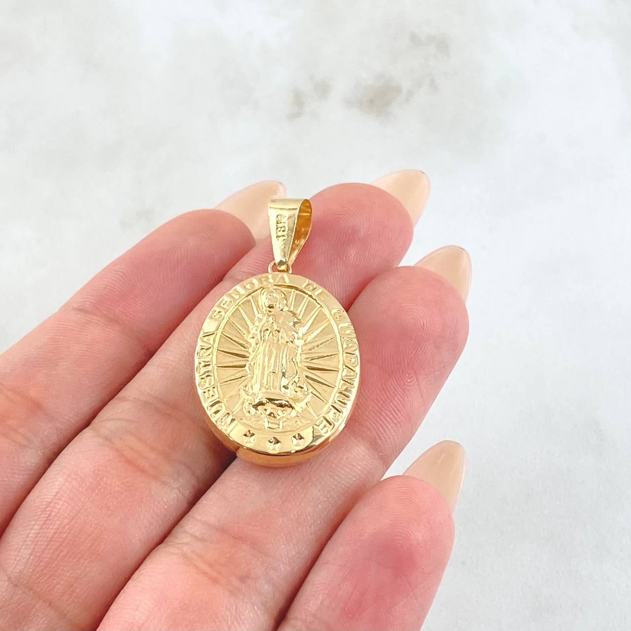 Dije Virgen Guadalupe 2.5gr / 1 1/2 in / Oro Amarillo 18K ©