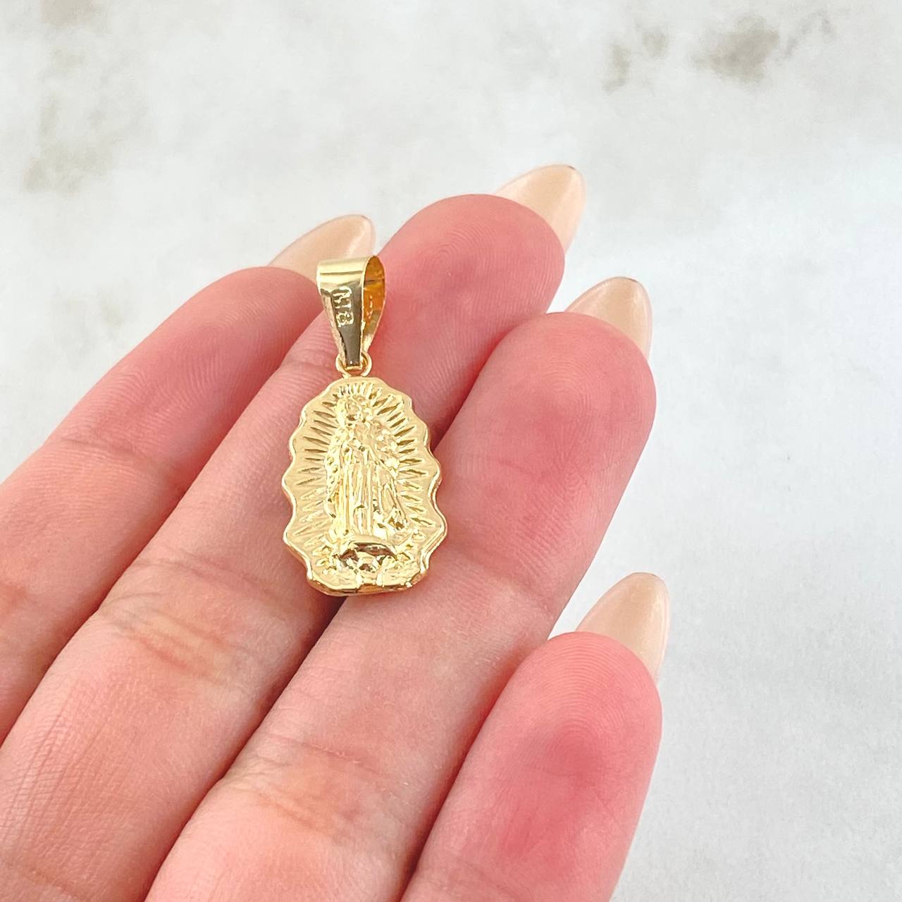 Dije Virgen Guadalupe 1.3gr / 1 1/4 in / Oro Amarillo 18K ©