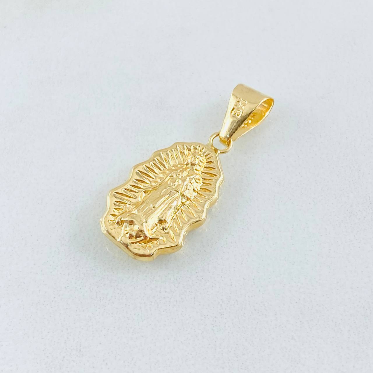 Dije Virgen Guadalupe 1.05gr / 1 in / Oro Amarillo 18K ©