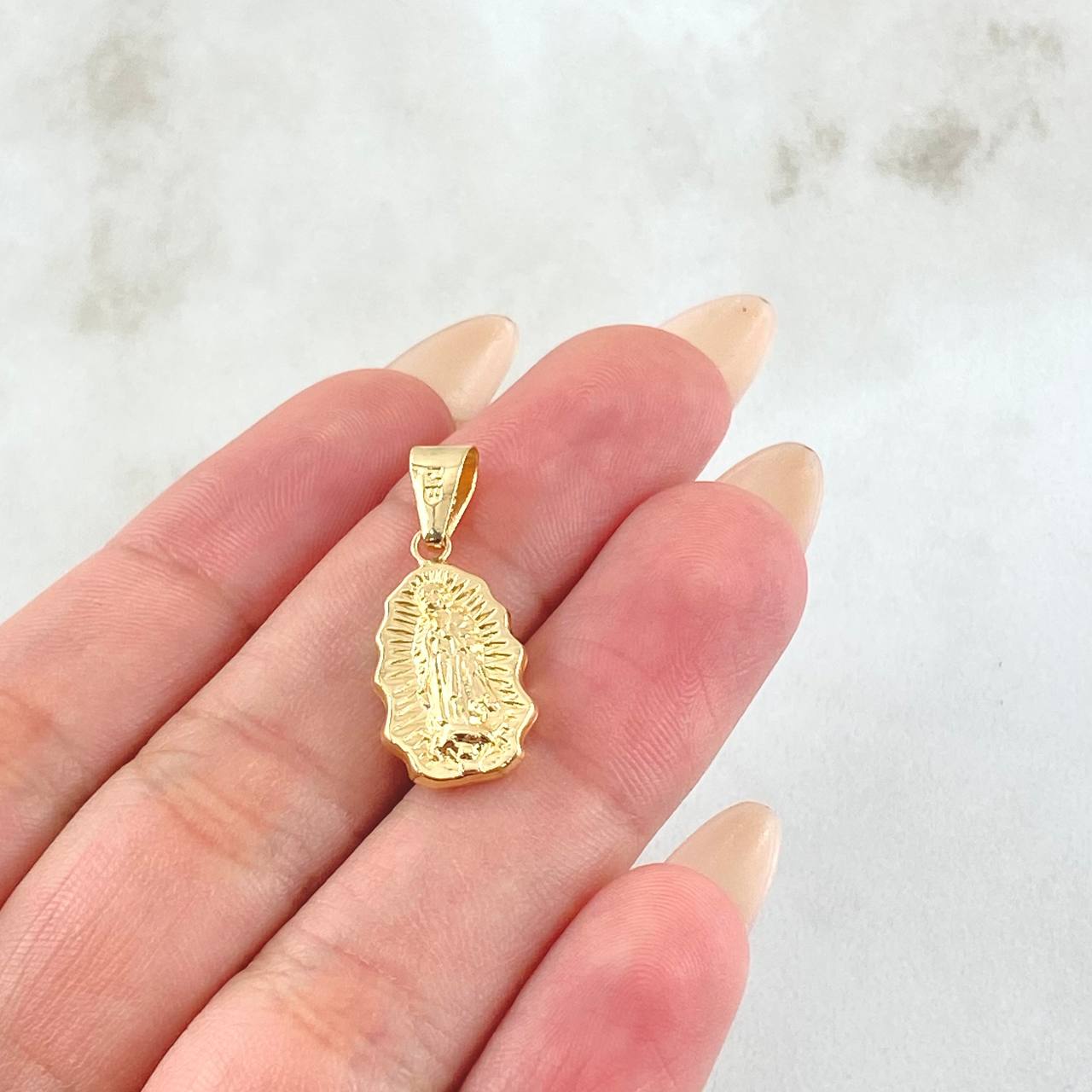 Dije Virgen Guadalupe 1.05gr / 1 in / Oro Amarillo 18K ©