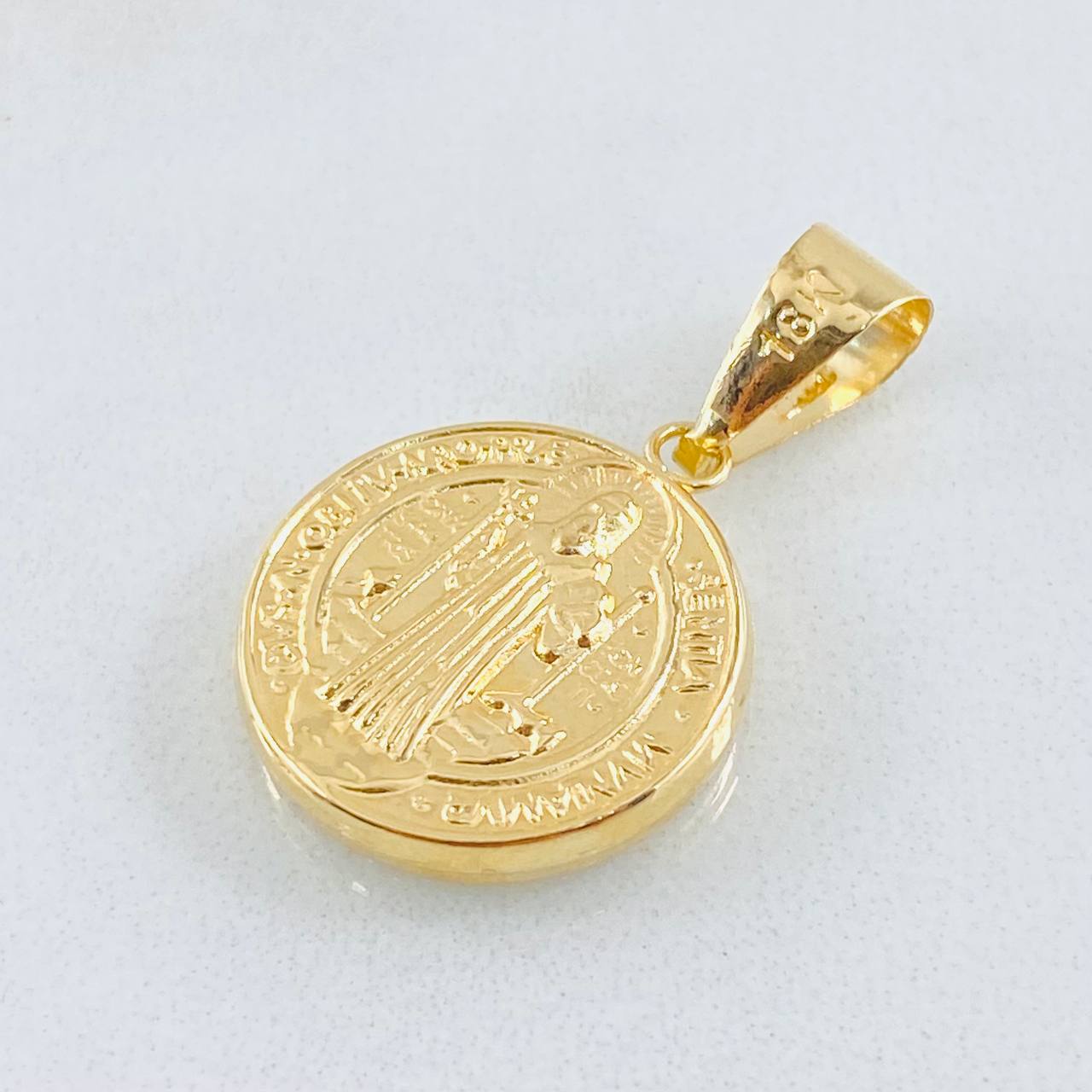 Dije San Benito 1.25gr / 1 in / Oro Amarillo 18K ©