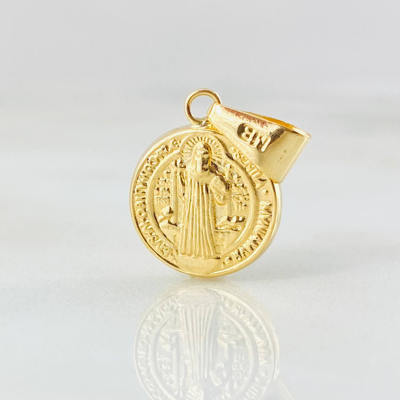 Dije San Benito 1gr / 1 in / Oro Amarillo 18K ©
