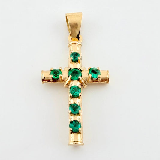 Dije Cruz Franciscana Esmeraldas 1.59 Qts 3.4gr / 1 1/2 in / Oro Amarillo 18K ©