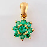 Dije Flor Nevada Esmeraldas 28pts 0.9gr / 1/2 in / Oro Amarillo 18K ©