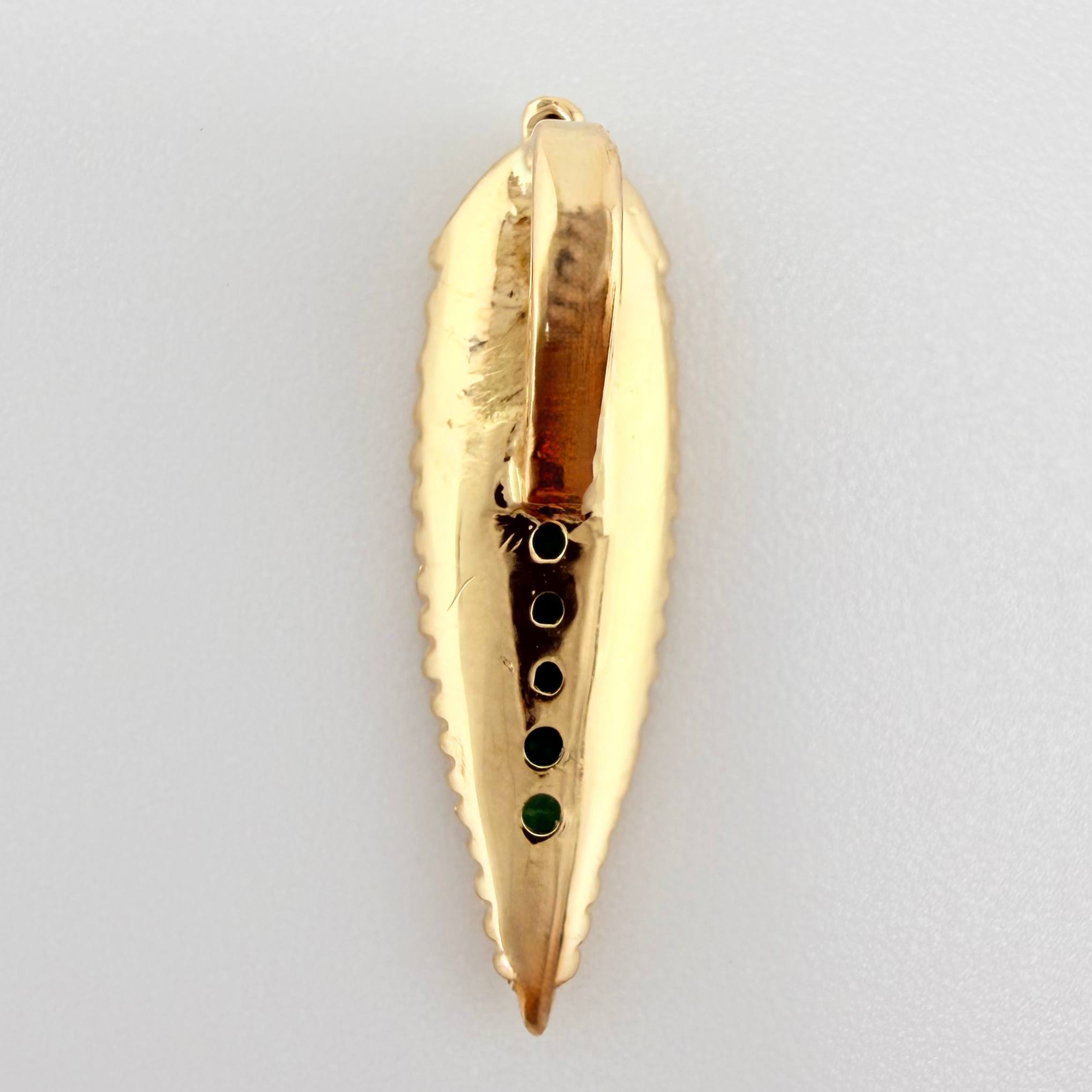 Dije Hoja De Laurel Esmeraldas 17pts 0.65gr / 3/4 in / Oro Amarillo 18K ©