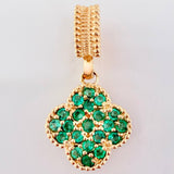 Dije Flor Trebol Esmeraldas 33pts 1.95gr / 3/4 in / Oro Amarillo 18K ©