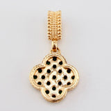 Dije Flor Trebol Esmeraldas 33pts 1.95gr / 3/4 in / Oro Amarillo 18K ©