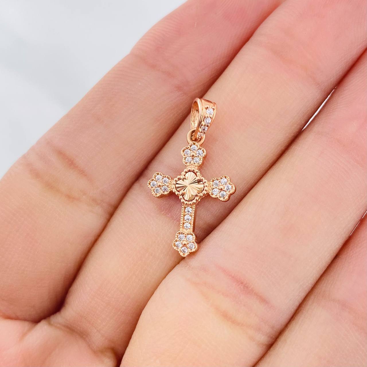 Dije Cruz Trebol Diamantado Florencial 1.35g / 3/4 in Oro Rosa 18K