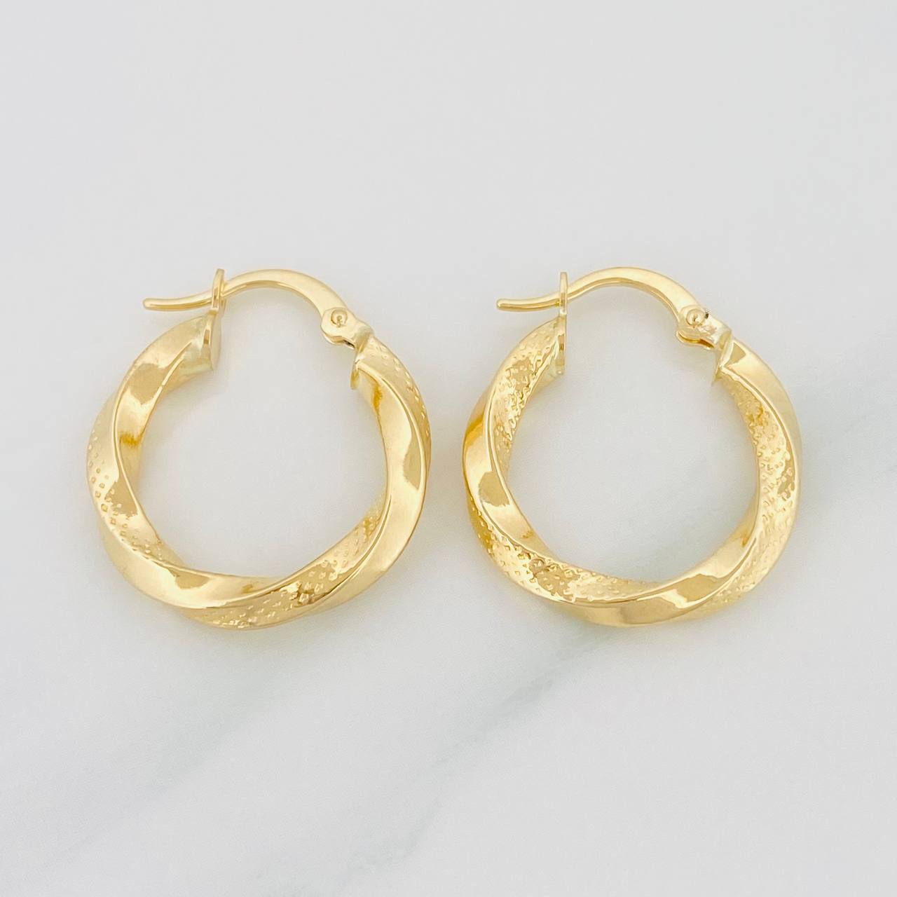 Hoop Earrings Kari 2.1g / 3/4 in Yellow Gold 18K