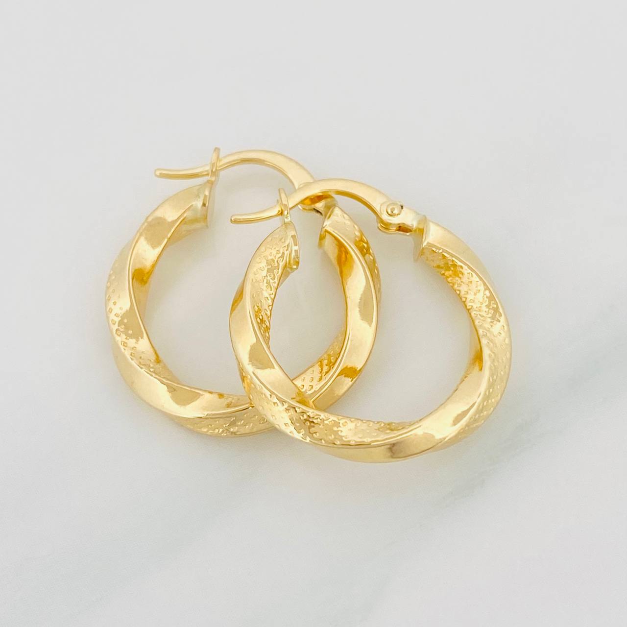 Hoop Earrings Kari 2.1g / 3/4 in Yellow Gold 18K