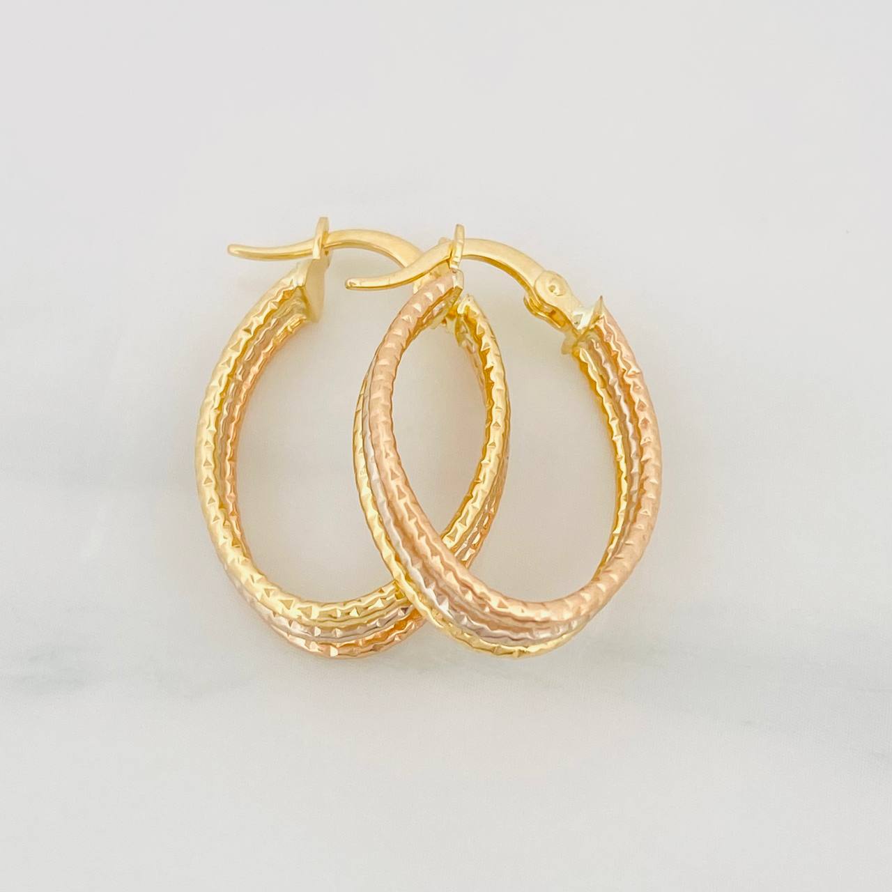 Candongas Daki Ovalada 1.75g / 3/4 in Tres Oros 18K