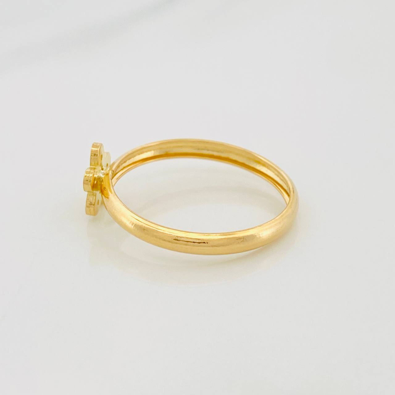 Anillo Flor Tupida 1.15g / T7 3/4 Oro Amarillo 18K