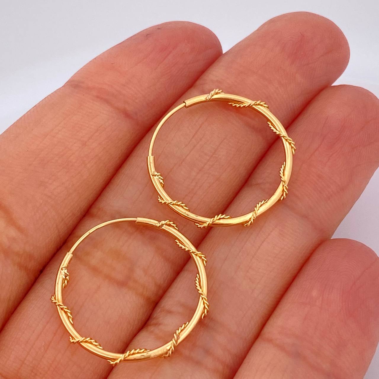 Hoop Earrings Hoop 1.3gr / 0.8in / 18K Gold