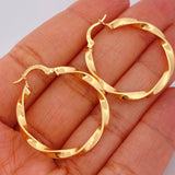 Kris Hoop Earrings 2.7gr / 1 1/4 in / 18K Gold